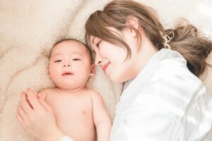 産後脱毛はいつからいつまで続く？原因と治療を薄毛専門の医師が解説